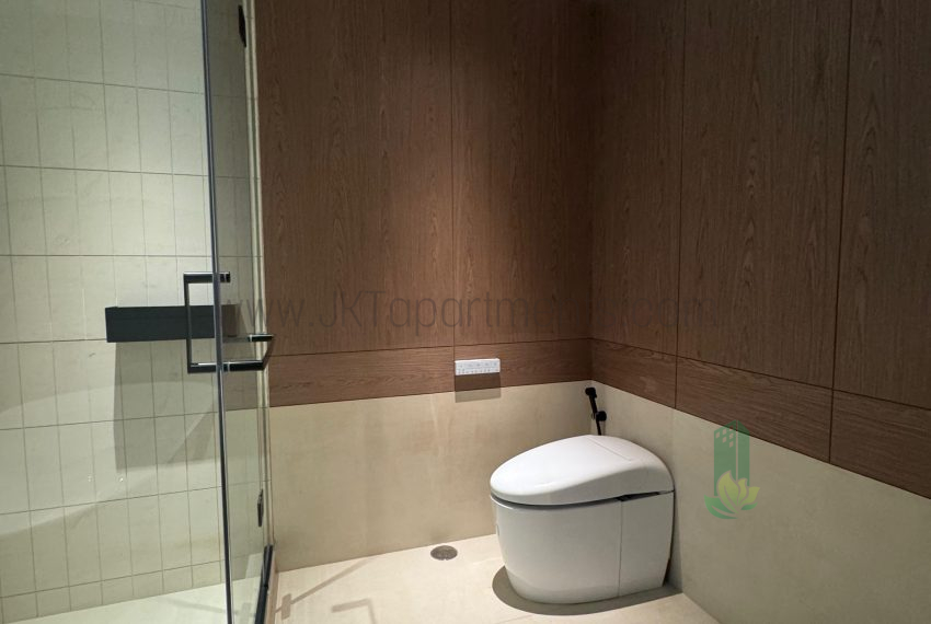 WhatsApp Image 2025-12-10 at 10.18.01 (1)