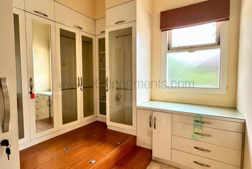 WhatsApp Image 2025-12-29 at 08.19.25