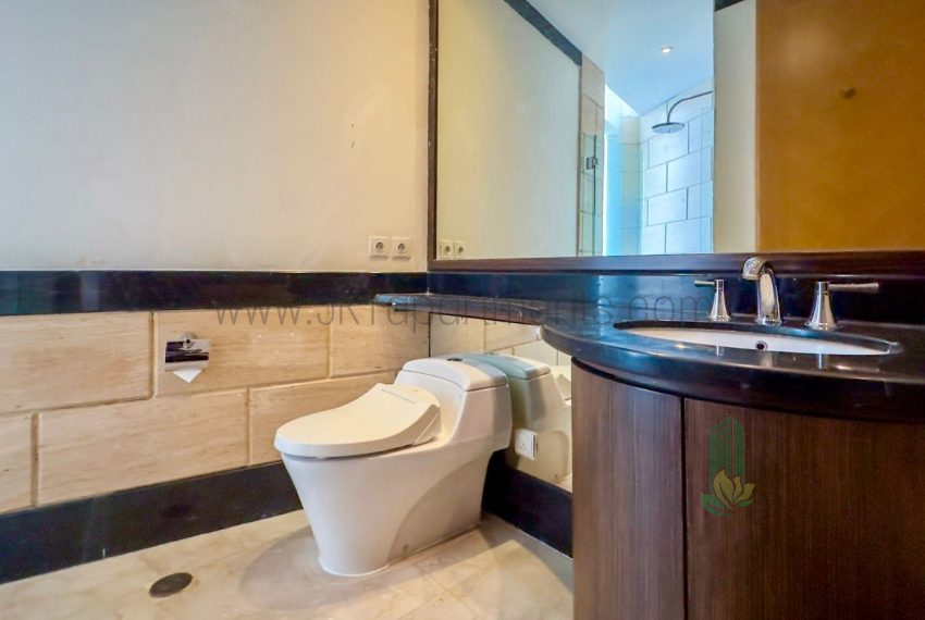 WhatsApp Image 2025-11-26 at 11.00.42 (1)