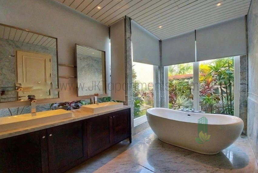 WhatsApp Image 2025-12-29 at 08.18.41 (1)